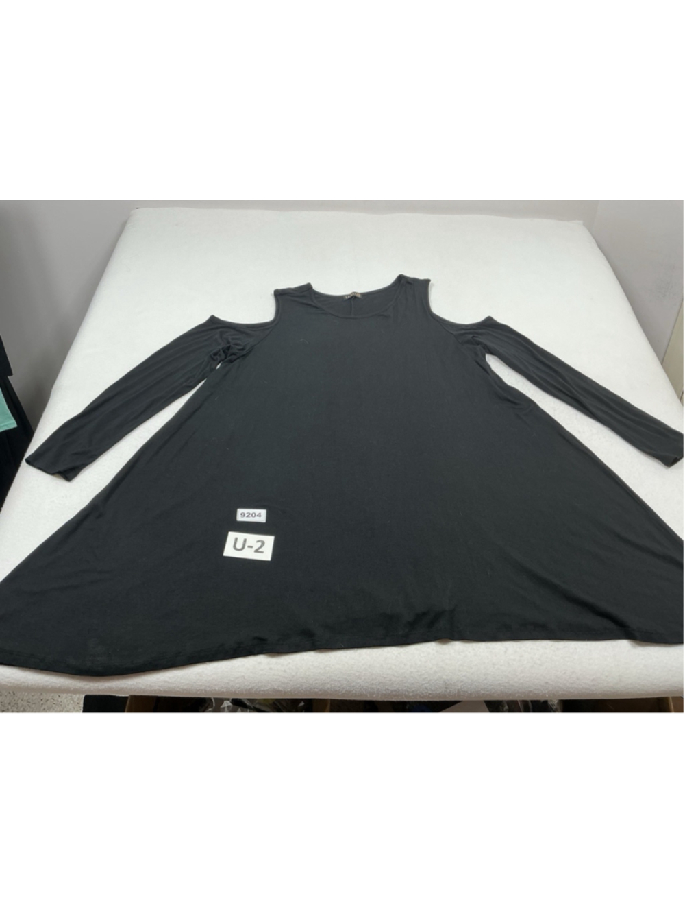 Womans Excellent LA Class Long Flowy Flared Blouse XL Black Cut Out Shoulders